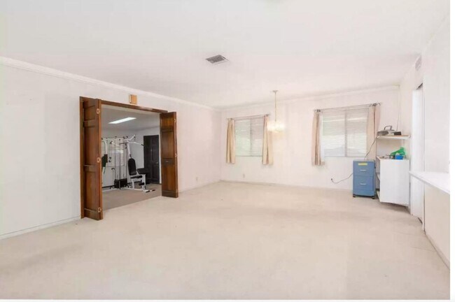 Foto del edificio - 45523 Lostwood Ave