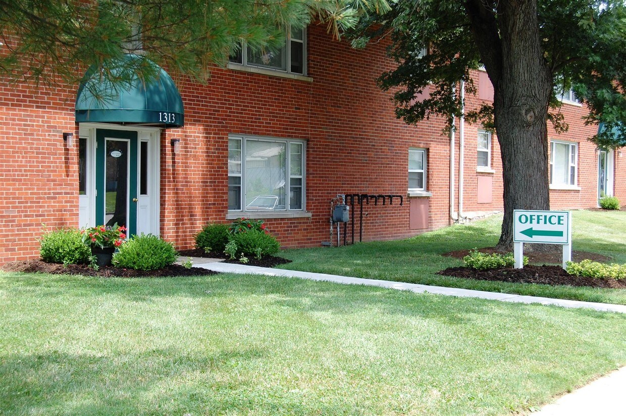 Brookstone Apts PreLeasing Early Fall 2023 1313 Nancy Hanks Rd