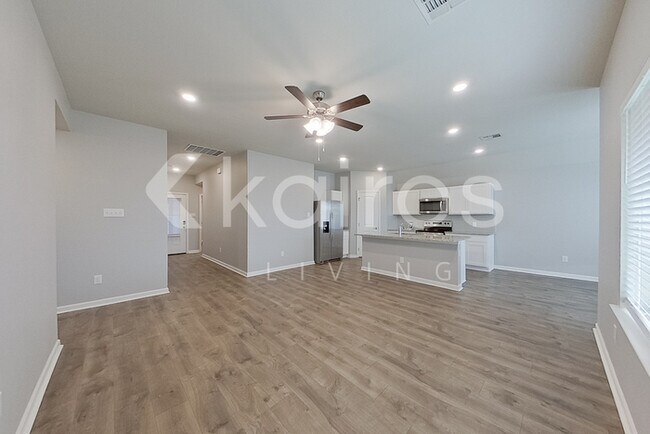 Foto del edificio - 123 Yardley Ct