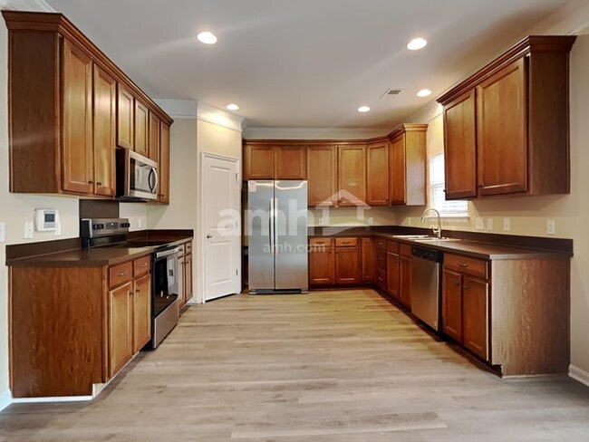 Foto del edificio - 1056 Whitlow Blvd