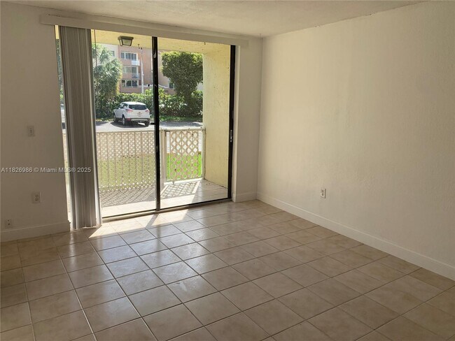 Foto del edificio - 8075 NW 7th St