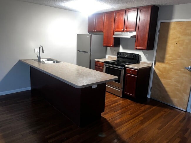 Interior Photo - Granite Falls at Silver Lake-2130