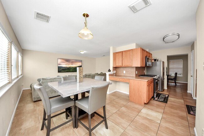 Building Photo - 20626 Sycamore Crest Ln