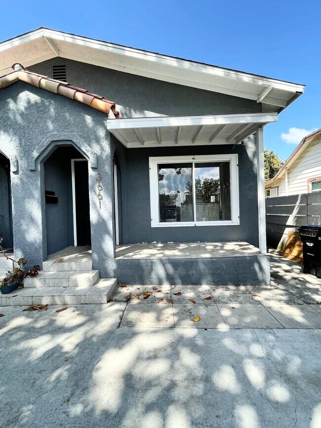 Foto del edificio - 3659 6th Ave