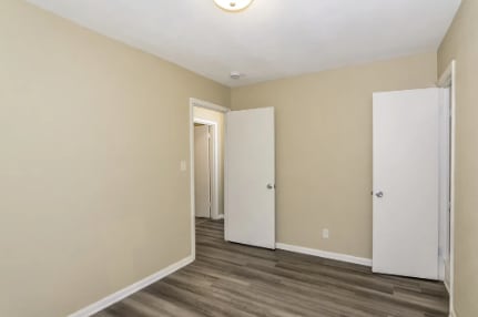 Building Photo - 4015 5th Ave S