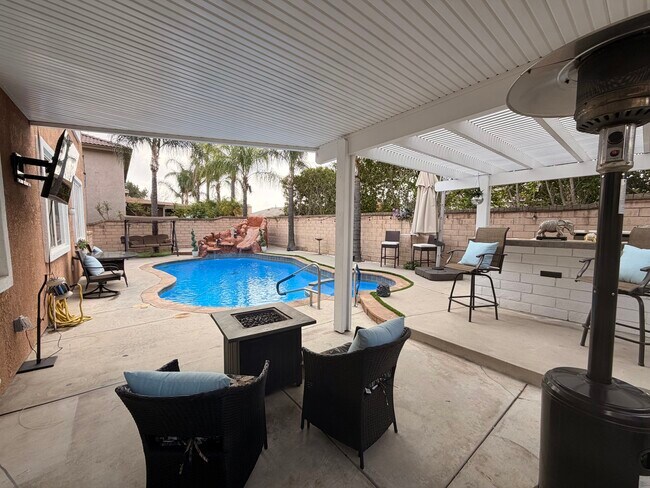 Foto del edificio - 12241 Queensbury Dr