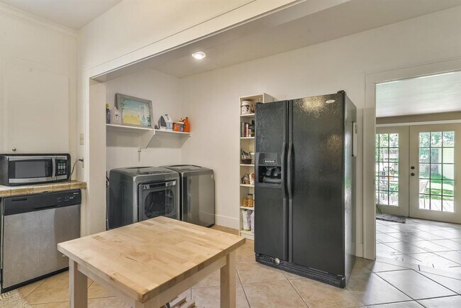 Foto del edificio - 713 W 21st St