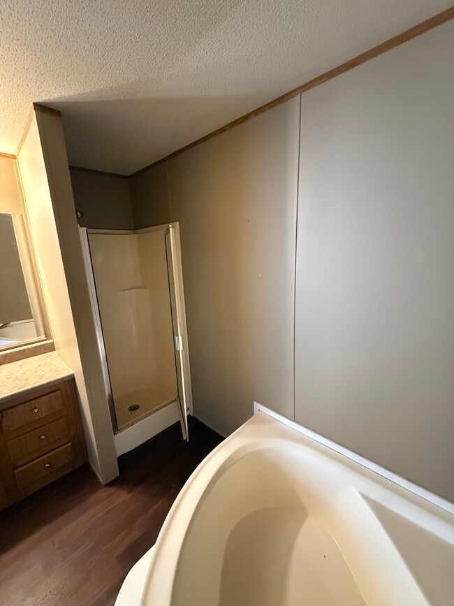 Building Photo - 475 Petty St