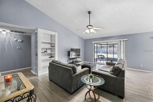 Foto del edificio - 523 Sweetleaf Dr