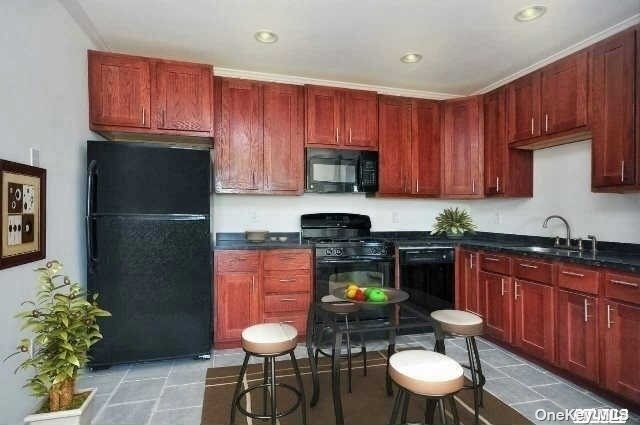 Building Photo - 479 Front St