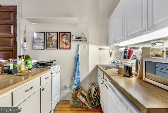 Building Photo - 4713 Baltimore Ave