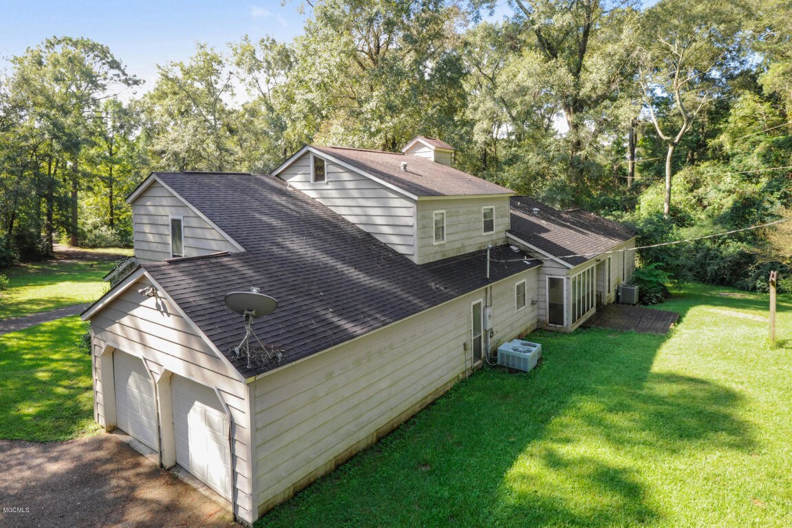 Primary Photo - 821 W Bond Ave