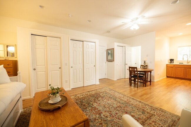 Building Photo - NEW FURNISHED ADU STUDIO – In-Unit Laundry (Utilities Included)