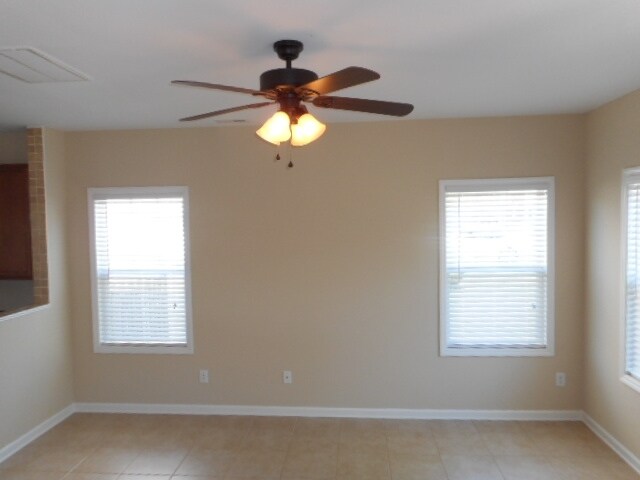 Foto del edificio - 803 Blue Lake Dr