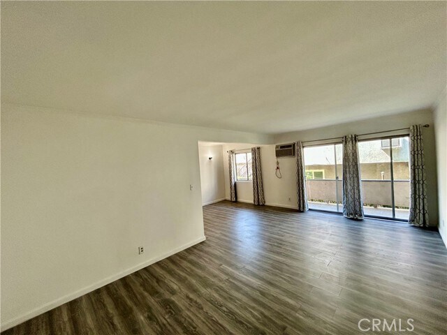 Foto del edificio - 14823 Gilmore St