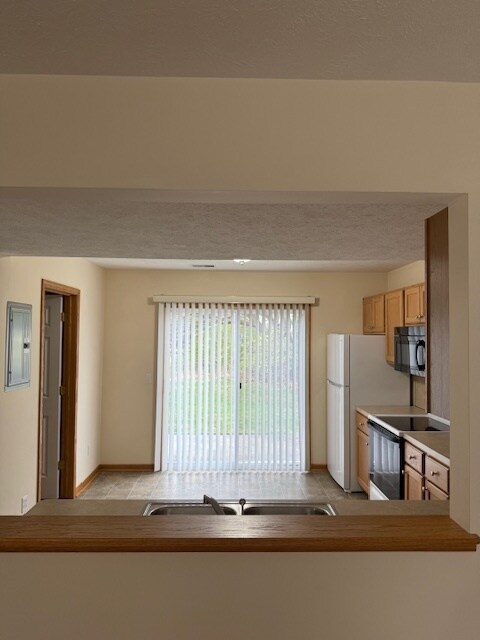 Foto del edificio - 3880 Kenowa Ave SW