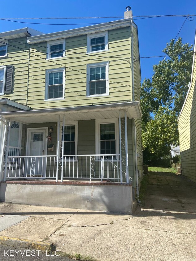 Primary Photo - 4 br, 1.5 bath House - 123 Pearl Street