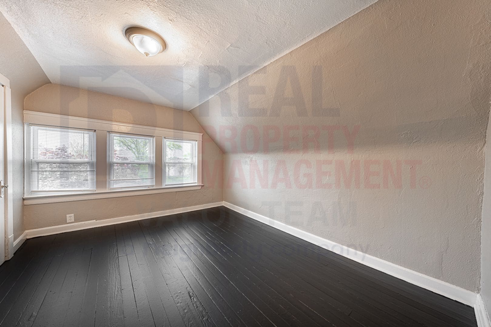 11702-11704 Saywell Ave, – photo 3
