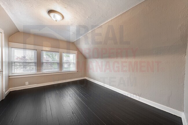 Building Photo - 11702-11704 Saywell Ave,
