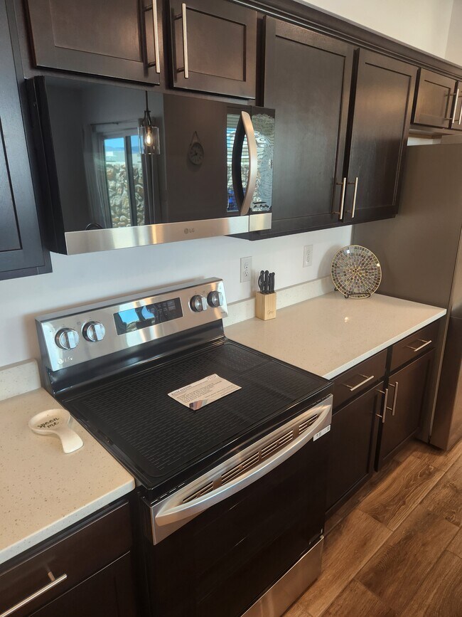 Foto del edificio - 3098 Gladstone St