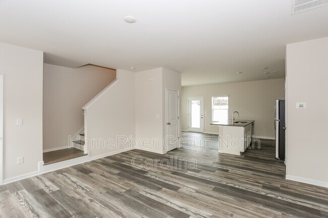Building Photo - 108 Dogwood Ln