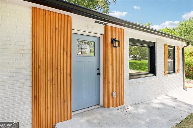 Photo - Room in House on Diana Dr SW