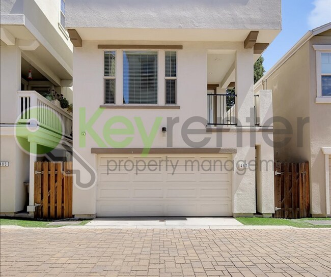 Foto del edificio - 487 McClatchy Way