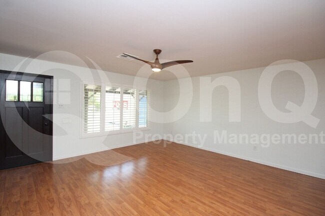 Foto del edificio - 1816 N 74th St