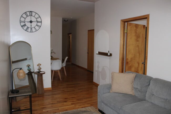 Building Photo - 2012 W 23rd St