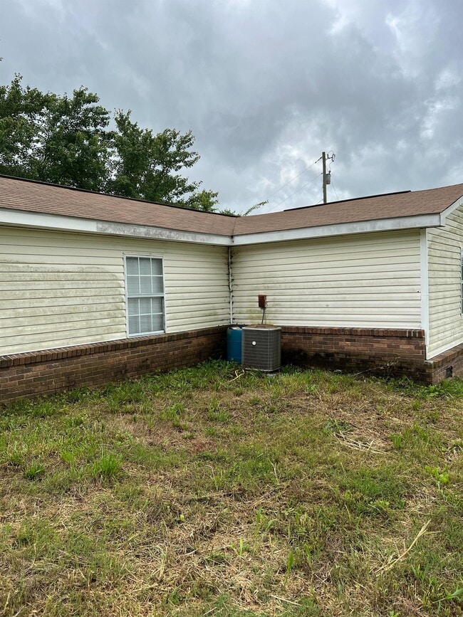 Building Photo - 6666 Hwy 411