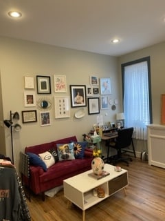 Living room - 4058 Chestnut St