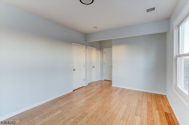 Building Photo - 15 Fessenden Pl