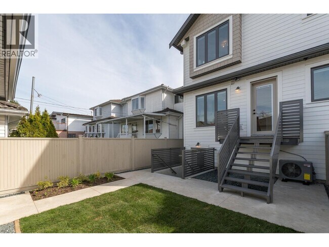 Photo du bâtiment - 2263 E 35th Ave