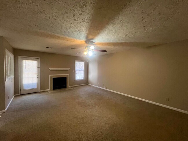 Foto del edificio - 2857 Chillingworth Dr