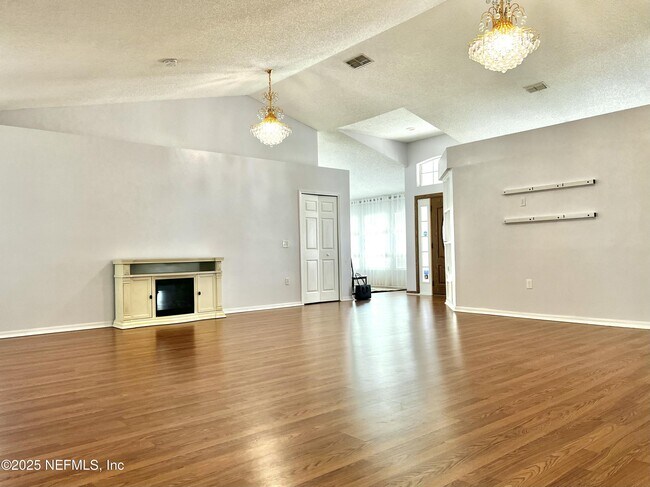 Foto del edificio - 11395 Aston Hall Dr