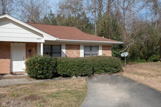 Building Photo - 1367-1369 Hampton Dr