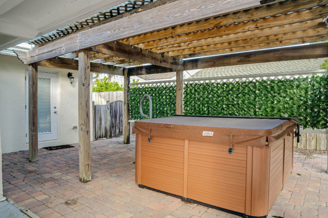 Building Photo - 244 Greymon Dr