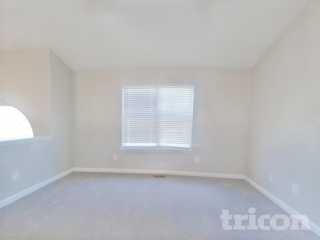 Foto del edificio - 230 Ashbury Ct