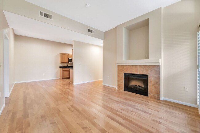 Foto del edificio - Stylish Silverado Ranch Condo with Modern Finishes & Private Patio!