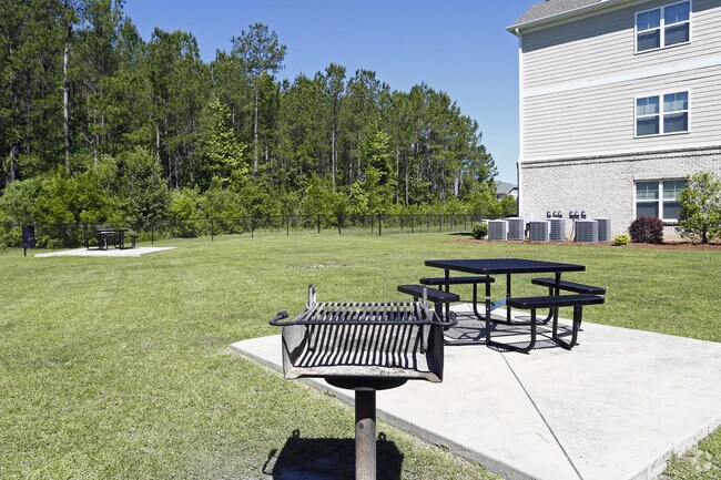 Arlington West Apartments Jacksonville, NC