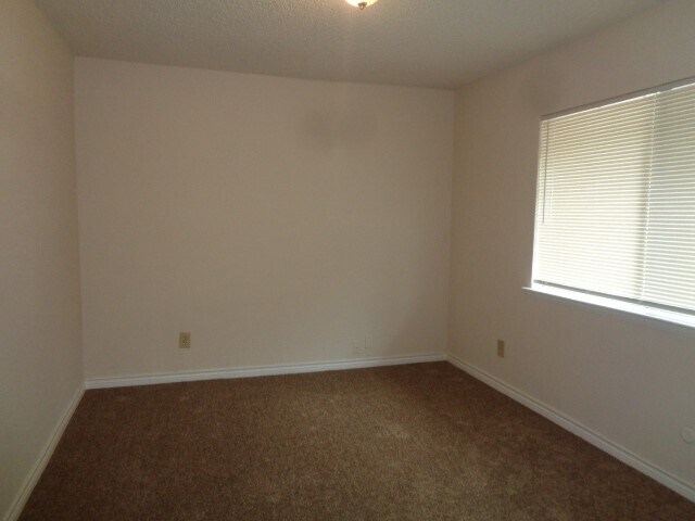 Foto del edificio - 5644 Birchmont Dr