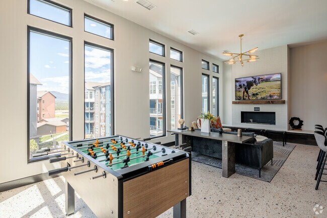 Salón al aire libre - Polaris Junction