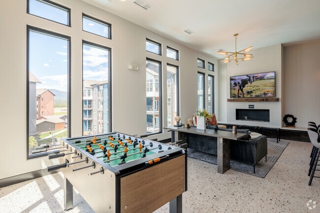 Sky Lounge - Polaris Junction