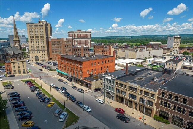 Building Photo - 221 Elizabeth St