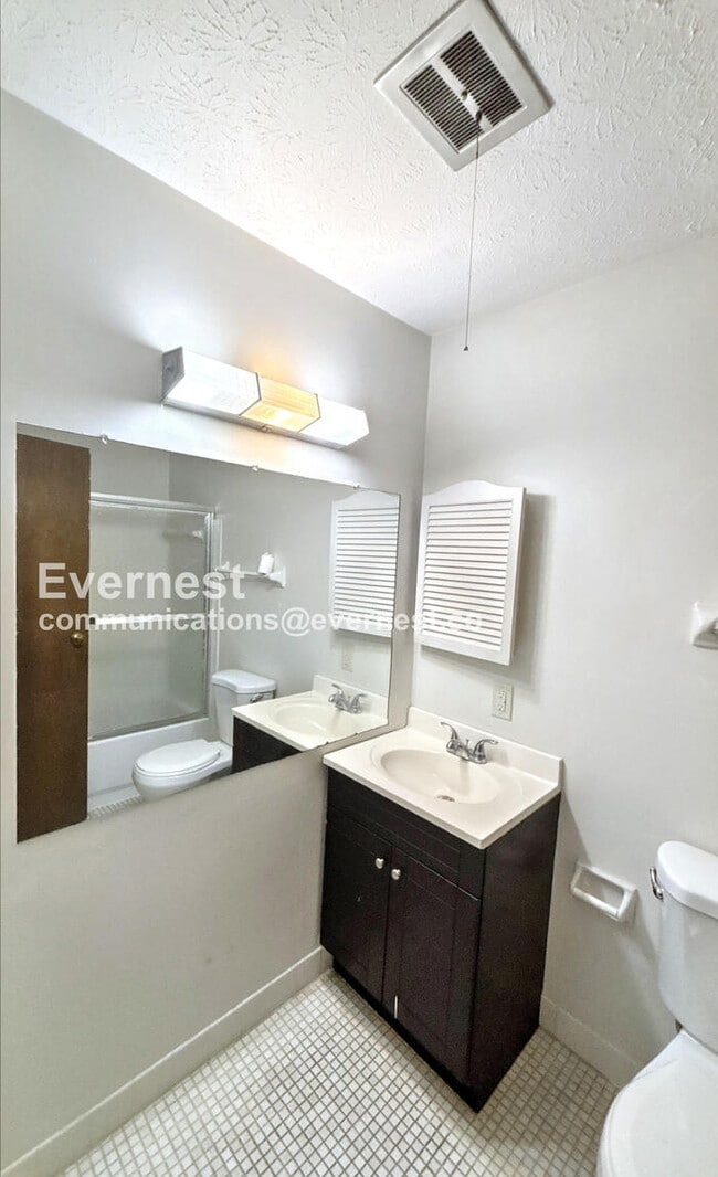 Foto del edificio - 5245 Portland St