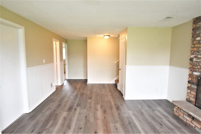 Building Photo - 8225 Xenia Ave N
