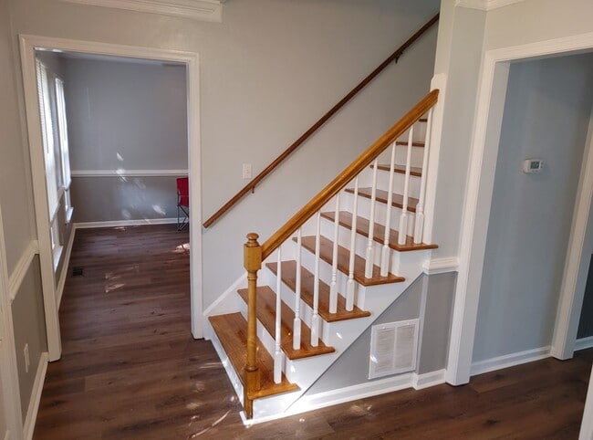 Building Photo - 4916 Brookeway Dr