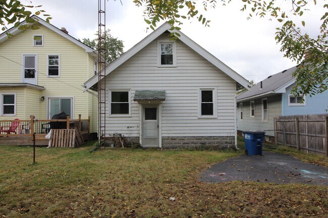 Building Photo - 3904 Burton Ave