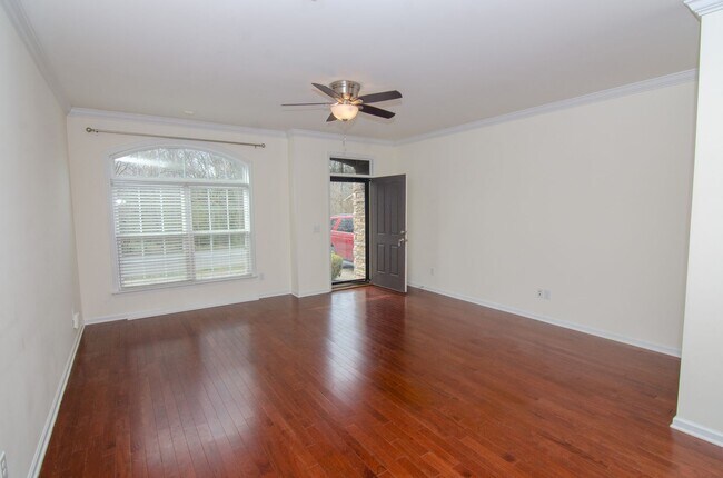 Foto del edificio - Elegant Traemoor Village Townhome