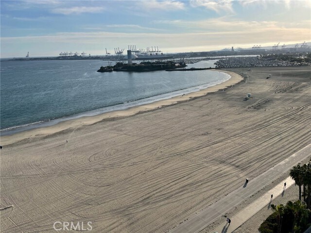 Building Photo - 1310 E Ocean Blvd